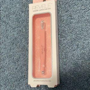 Brand New REVELE tweezer&Extractor Duo